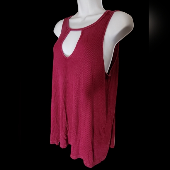 1X Torrid Super Soft Fushia Keyhold Top - Picture 2 of 4